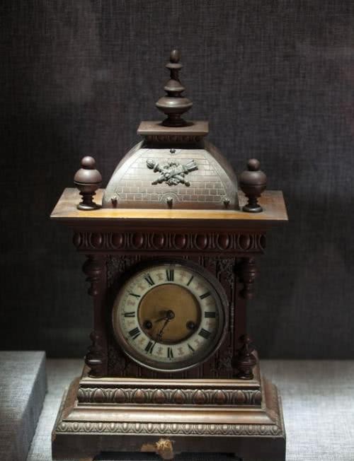 贺礼|光绪大婚,英国女王派使者送来贺礼,慈禧看后却大喊:快给扔出去!