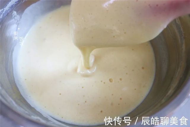 3个鸡蛋,90克面粉,搅一搅做了12个蛋糕,又香又软孩子喜欢吃