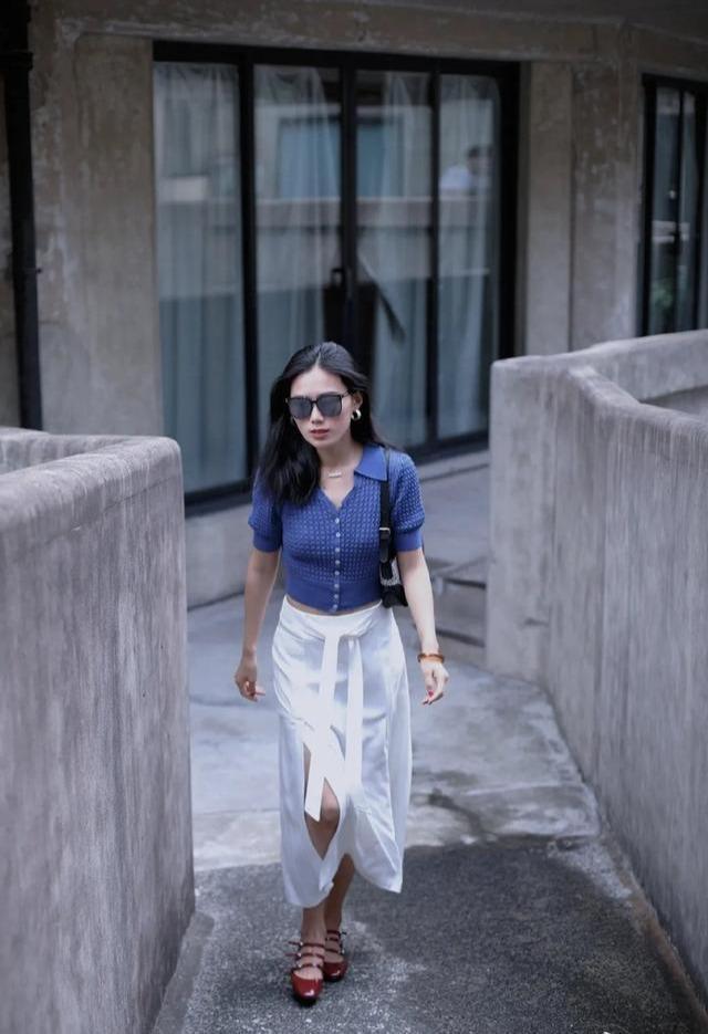 姐姐穿衣“太会省”,裤子直接剪开,立刻变成“裙子”