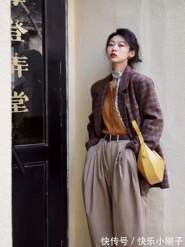 打底 秋冬穿毛衣太美了,多种搭配方式,保暖又有气质!