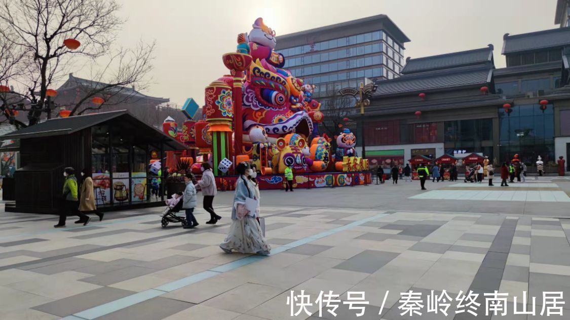 元宵节|当情人节遇上元宵节，在西安最美免费景区，逛街品美食赏夜景，偶遇汉服小姐姐