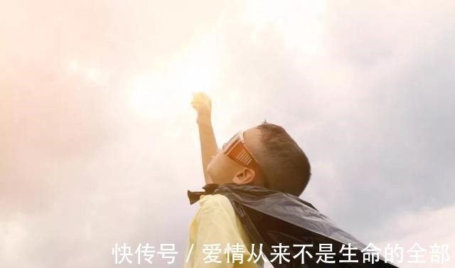 父母|李玫瑾有男孩的家庭，这3件事越“舍得”，孩子将来越有本事