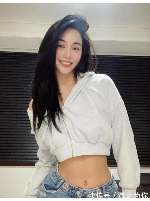 健身|混血健身女网红,凹凸有致体重才130斤,这比例你给打几分?