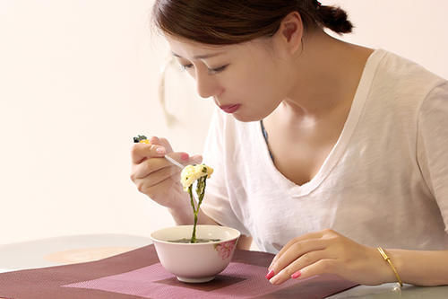 升糖指数|吃一碗白米饭和喝一碗小米粥,哪个更升血糖?可能不少人想错了