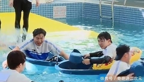 人名|郭麒麟在水中被圍住時，下意識喊出了一個“人名”，你都多大的人了