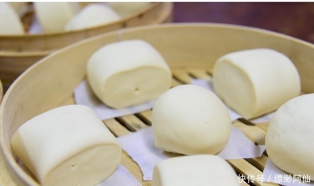 老酵面发|发面时,只放酵母就大错特错,多加此2样,蒸出来馒头又香又暄软