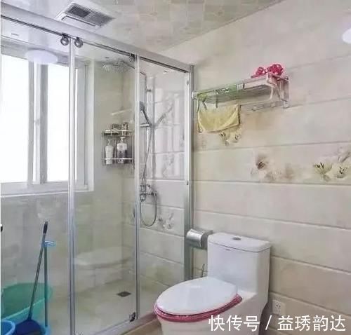 客餐厅|98平新房,一进门隔断把人迷住,客餐厅太奢华,装修花25万值了!