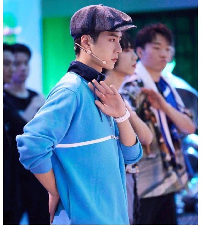 叶寅|街舞四首播就好评不断!王一博帮队友圆梦,用实力和人品赢得尊重