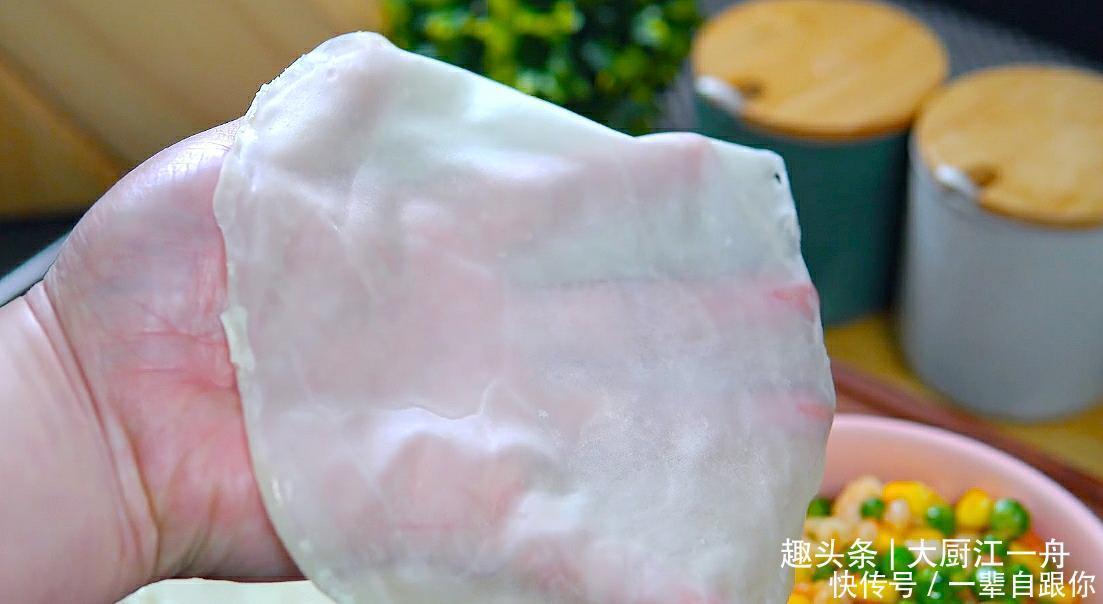 给年夜饭加道菜,“四喜福袋”端上桌,寓意福气满满,无忧无虑