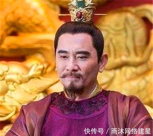 好玩|小孩调皮爬上龙椅,皇帝问:做天子好玩吗?小孩答4字,继承帝位