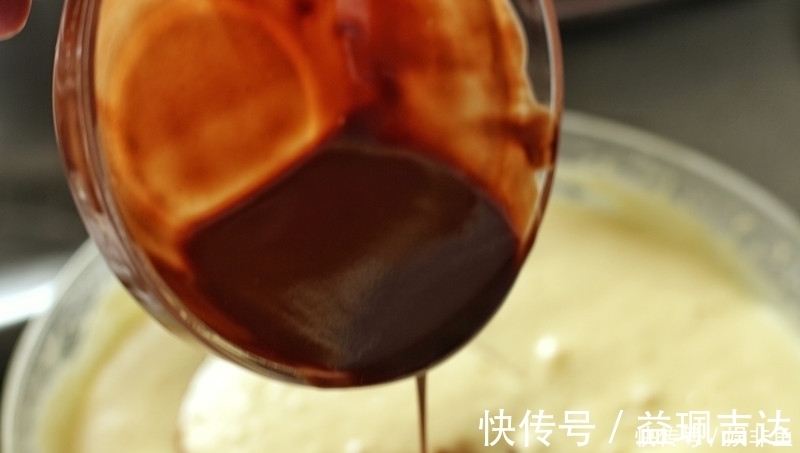 比戚风蛋糕简单比海绵蛋糕软润，儿子无法抗拒的蛋糕，好吃也好做