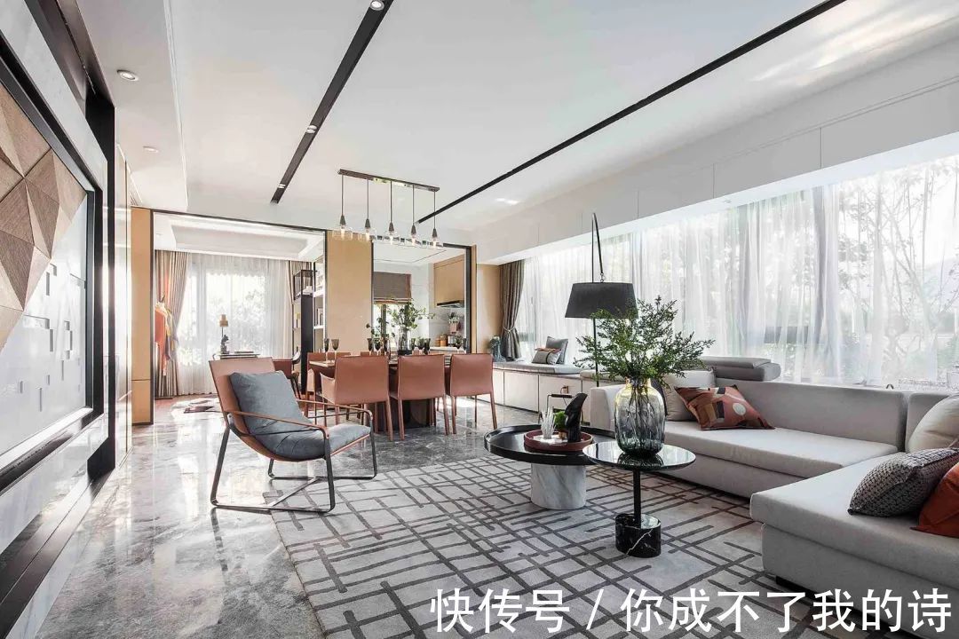 针线活|122㎡现代时尚，心灵手巧的女主，在家布置工作台，做起针线活