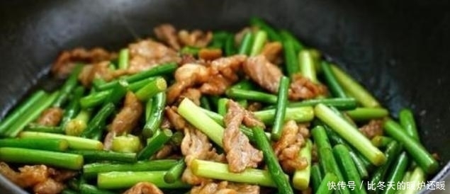 炒蒜苔怎么做才入味？教您一招小技巧，蒜苔又脆又入味，下饭香