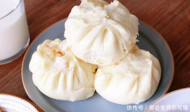 两个人的早餐,好吃又健康,有现蒸的大肉包,网友看的口水横流!