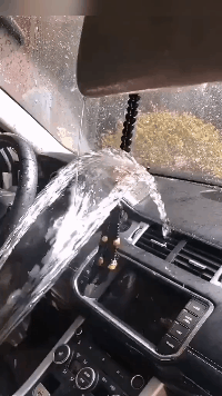 |搞笑GIF:这是谁家的闺女