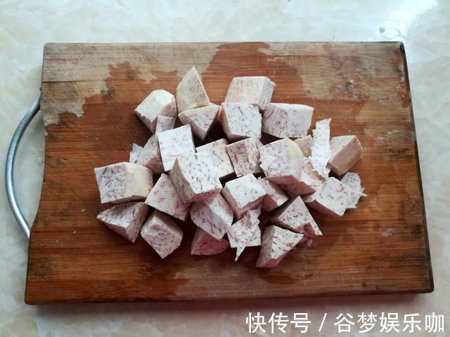 芋头|冬天最该吃这菜，简单一蒸，出锅香到流口水，朋友：看着就馋