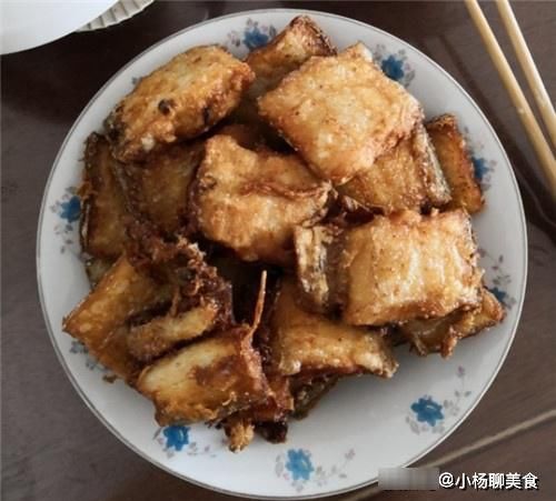 鱼肉|这鱼肉多刺少，裹上淀粉一炸，配饭下酒样样行，宴客也不丢面