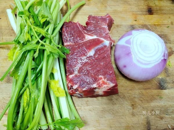 我家就馋这饺子，鲜香劲道汁水多，比韭菜猪肉解馋，一大盘不够吃