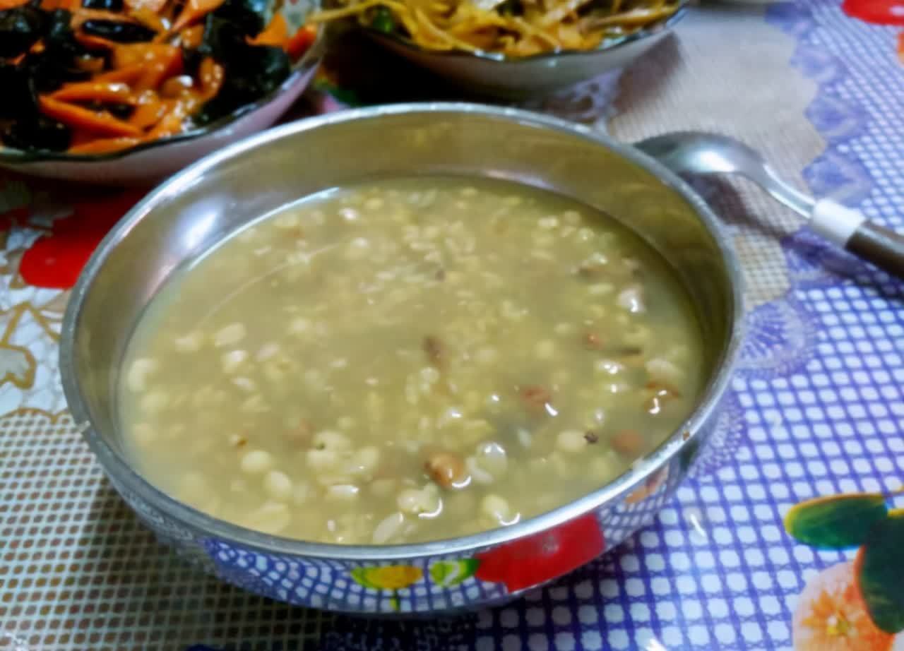 脾胃|儿科大夫:4种辅食孩子再吃,脾胃就要罢工了,易积食长得矮