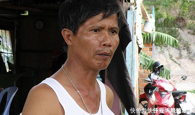 墓碑|他是100个孩子的“父亲”，但他同时亲手埋葬了超过2万名婴儿