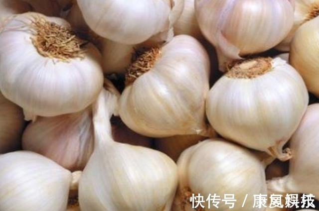 血糖|一旦查出糖尿病,再没钱也要多吃4物,血糖平稳,或比胰岛素强