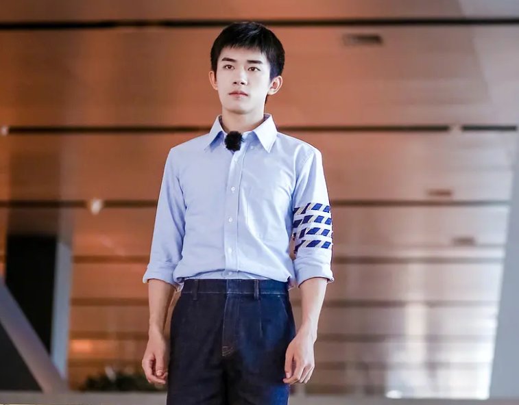 《华彩少年》预告放出，黄子韬王一博聊salute，一博2G少年实锤了