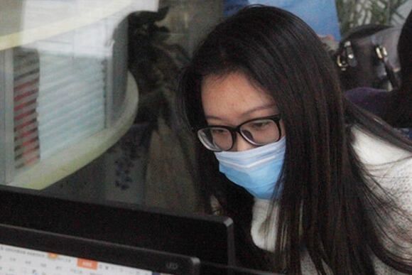 低风险|口罩表面残留致癌物，是真是假？戴之前要抖两下？权威回答来了