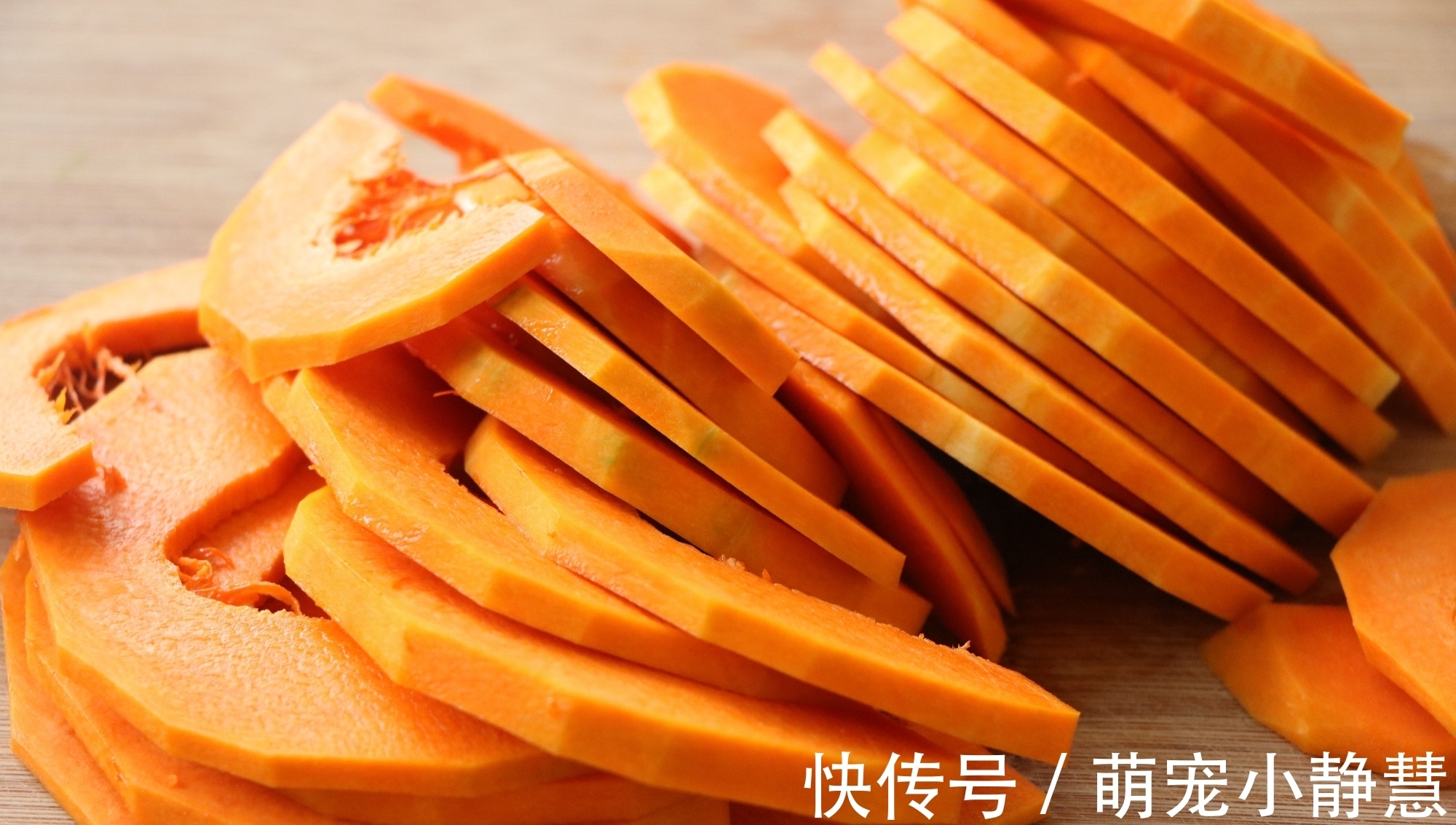 发糕|饭店必点的主食，比发糕好吃，比馒头营养，在家简单易做，好吃！