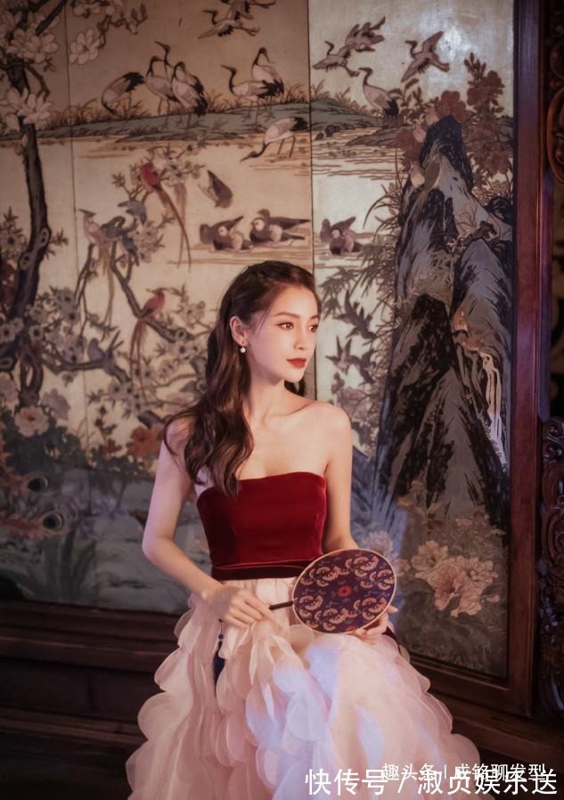 明星|女明星做示范,头发扎一半留一半,这些发型好打理还时髦!