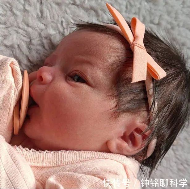 第三方|太硬核了!嫌医院人工授精太贵,英国女子购买针筒自行操作