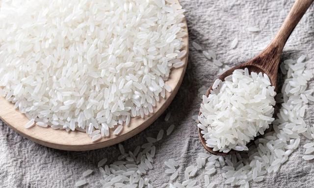 为啥大米总是凭空生虫子?这些虫子从哪里来?会传染疾病吗?