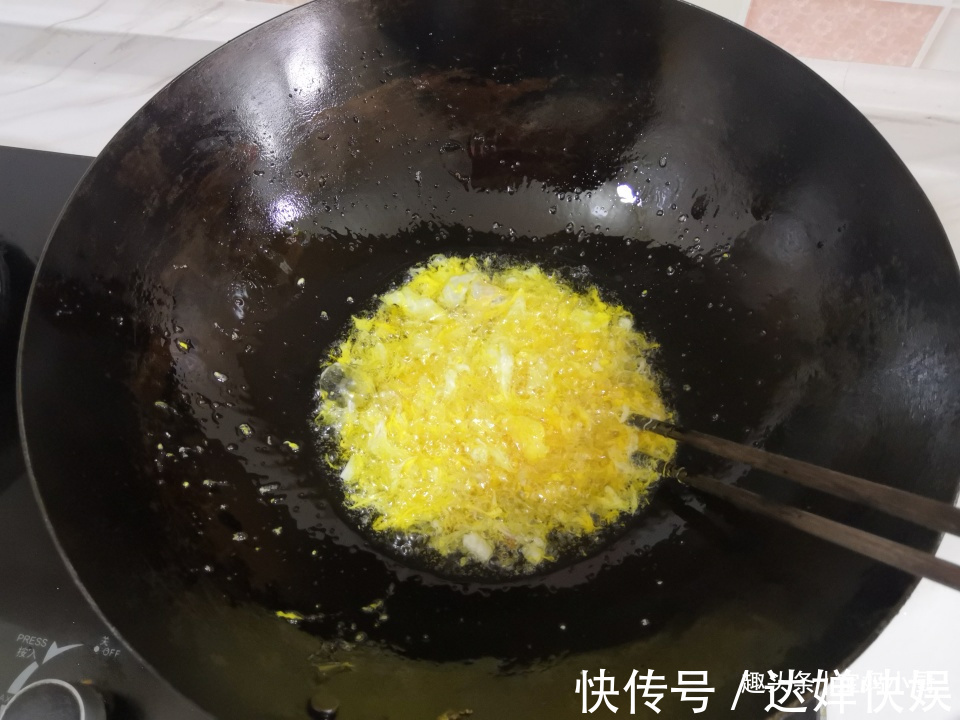 猪肉馅|蒸包子，此调馅法30年我都没换过，老好吃了，比肉包子还抢手