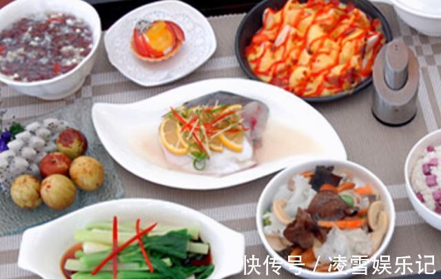 朋友圈|宝妈在朋友圈晒婆婆做的“月子餐”,丈夫看到后,将亲妈送回家