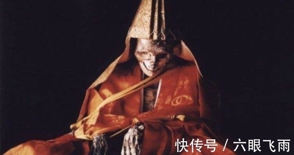 活佛@世界只此一座,佛像中惊现肉身活佛,要成为活佛有多难