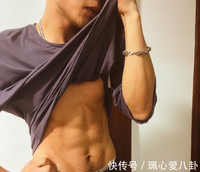 痞子|长春大学旅游学院肌肉学霸，肌肉漂亮帅气，痞子味儿十足！