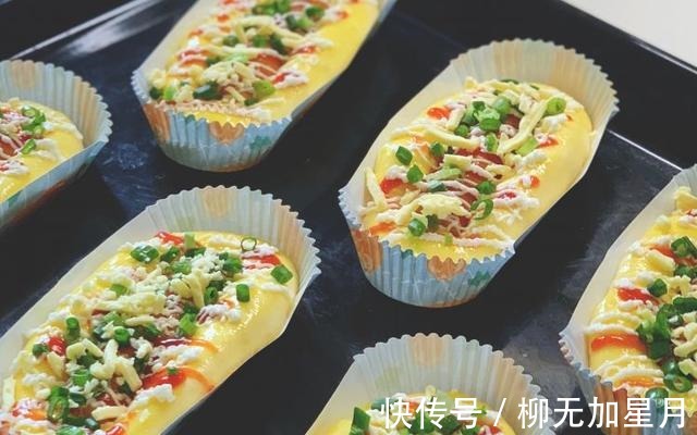 小美烤肠面包！