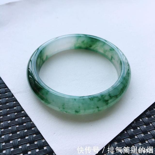 颜色|你的飘花翡翠是真的还是染色品,看了这篇你就懂!