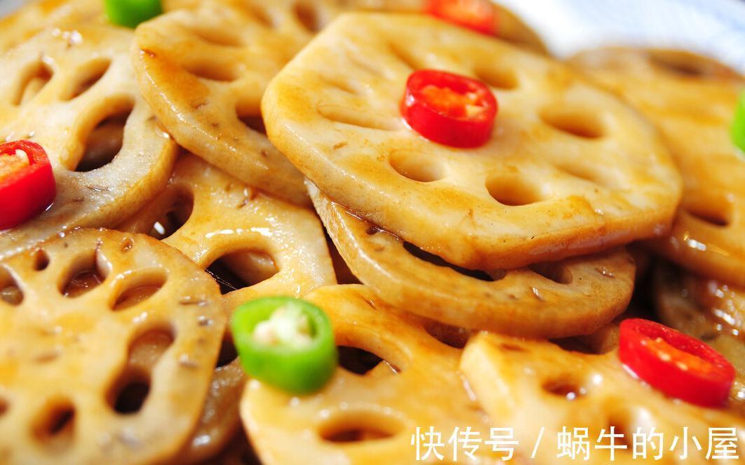 买莲藕时,挑“7孔藕”还是“9孔藕”?挖藕师傅:挑错口感差很多