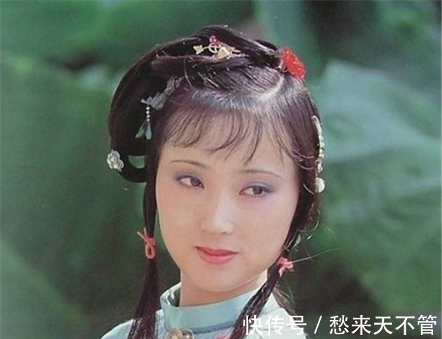 胭脂#红楼梦:宝玉真喜欢吃女孩子嘴上的“胭脂”?这不过是一块遮羞布