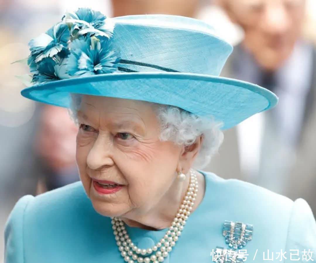 39岁凯特时尚地位攀升,戴廉价珍珠照样美得动人,梅根哪有这气质