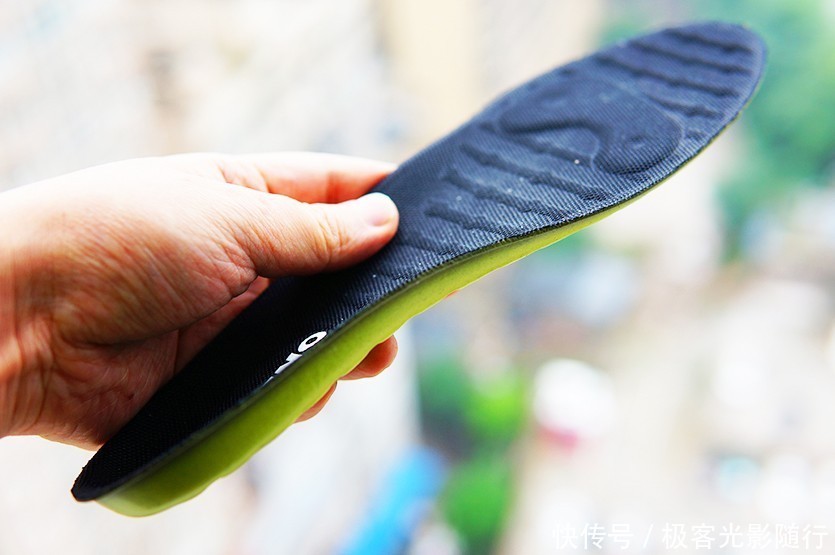 鹅卵石|不怕脏，不怕水，还很轻！OneMix小黑鞋评测