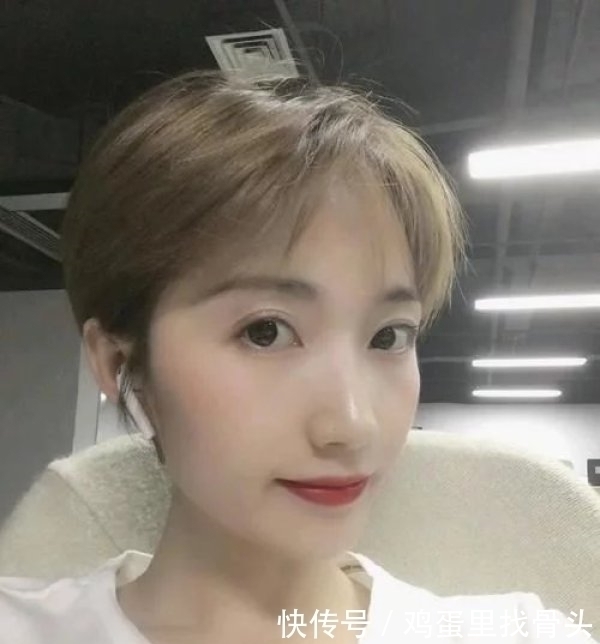 脸大|显土显脸大的三种发型,不是完美的鹅蛋脸最好别剪,很影响颜值