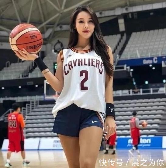 李恩壁|38岁韩国女模被小鲜肉倒追,身材颜值双双在线,这就是健身的功劳