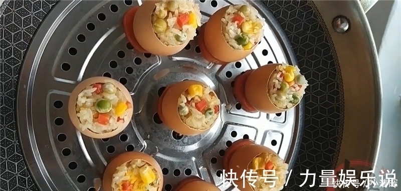 鸡蛋吃了25年,这做法还是第一次见,营养解馋,10个鸡蛋吃不够