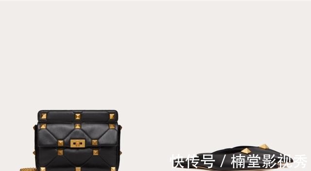 valentino 偷师INS网红的时髦拍照秘诀,原来是因为背了这只包!