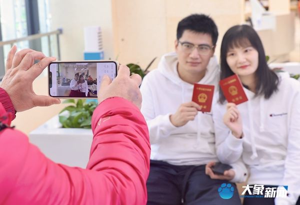 在这个充满“爱”的日子结婚吧|图集 | 结婚