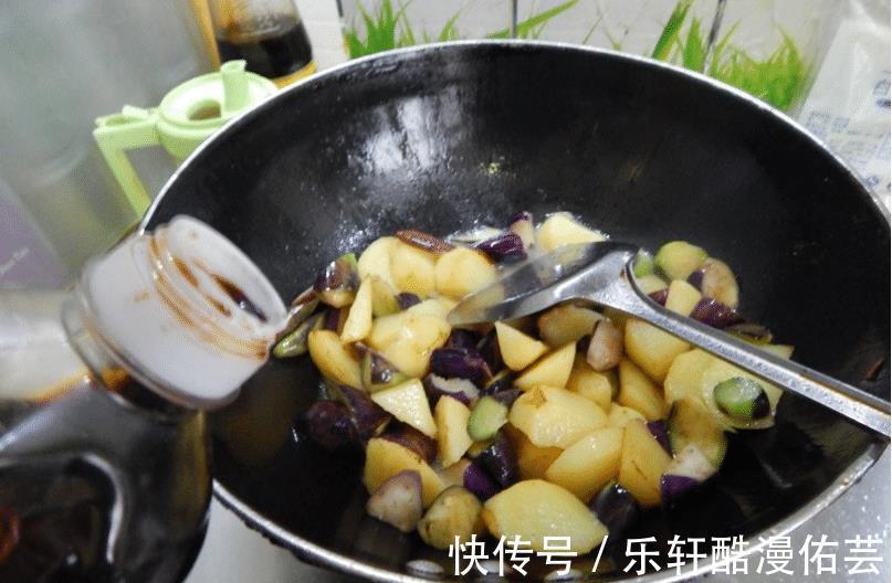 十月，茄子搭配它一起吃，爽口解腻，营养美味，一上桌就光盘