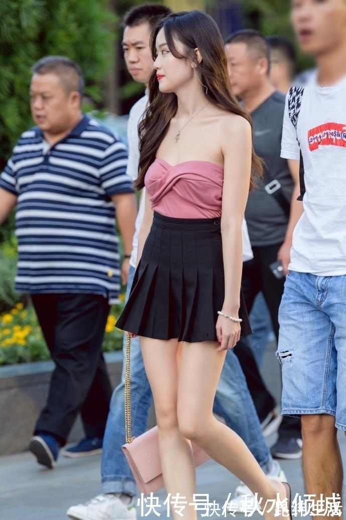 抹胸 夏季流行的抹胸修身小短裙,造型优美性感十足,散发着唯美气质
