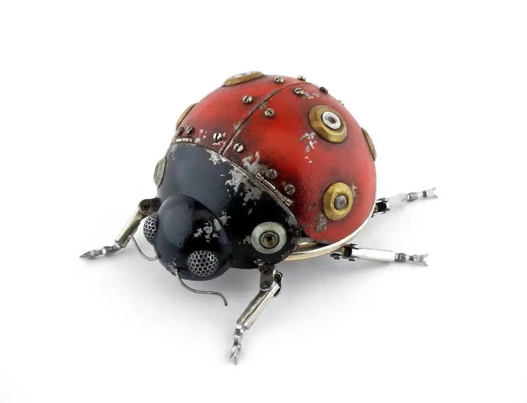 雕塑家$雕塑家收集废铁,打造朋克风金属动物,制作过程和作品都非常酷