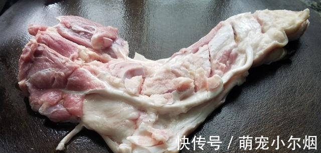 酱焖猪脚的做法,鲜香美味又下饭,味道很棒的一道家常菜